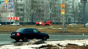 Пожарные машины едут на вызов в Тольятти