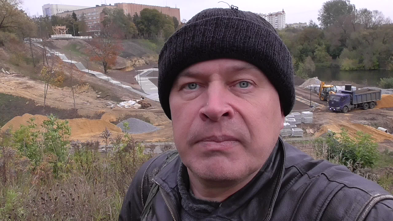 Осень, октябрь 2023 год. Ремонтируют Дворянское гнездо в городе Орле. Город Орёл