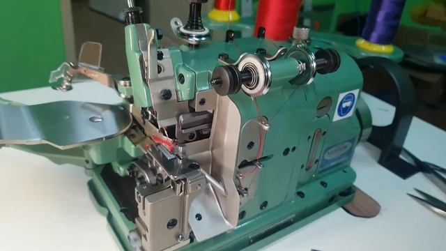 Оверлок для обтачивания шевронов MERROW (USA) смотреть онлайн