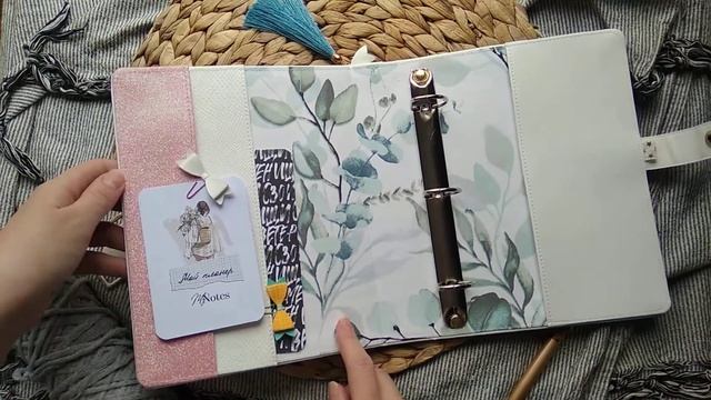 Белый планер с рисунком / Скрапбукинг / Планер на кольцевом механизме смотреть онлайн