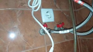 Как помыться из бойлера если отключили воду