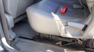 Car seat removal. Demontaż foteli samochodowych. Suzuki Grand Vitara XL 7.