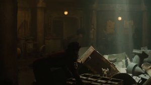 Поскольку Земля отравлена 10000 человек используют странные машины, чтобы выжить под землей