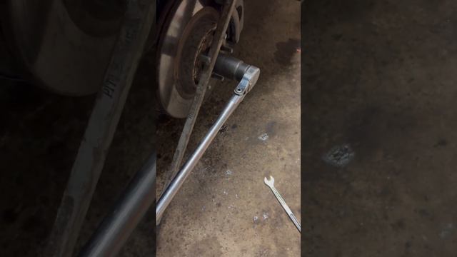 How to remove axle nut without using an impact #autorepair #mechanic #cars #axlenutremoval #car