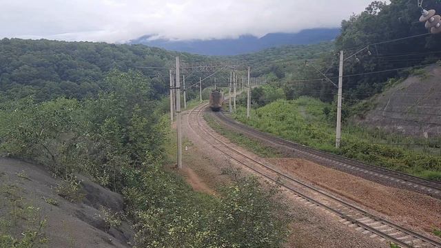 Электровоз Э5К-003 с рельсосмазывателем. смотреть онлайн