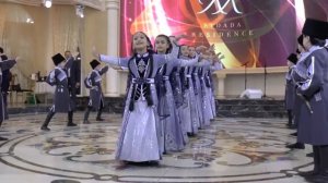 "Молодёжный перепляс", ансамбль "ШАГДИ".