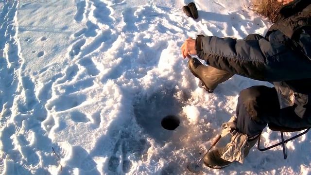 Зимняя рыбалка (Бешеный клёв 3) смотреть онлайн