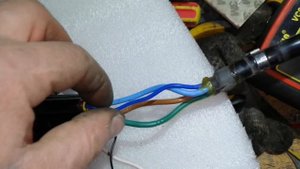 Разбираем пистолет зарядного устройства Nissan Leaf AZE0