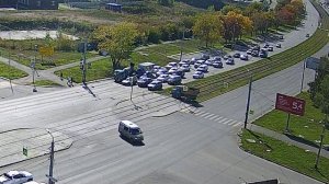 В Челябинске грузовик вылетел на рельсы и столкнулся с автомобилем