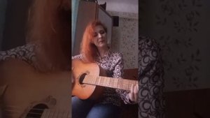 Ночью церковь старая пуста