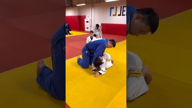 Judo Shime-Waza - технику удушающего приёма. Школа по дзюдо в Астане ORTUS.KZ, тренер Пак Сергей.