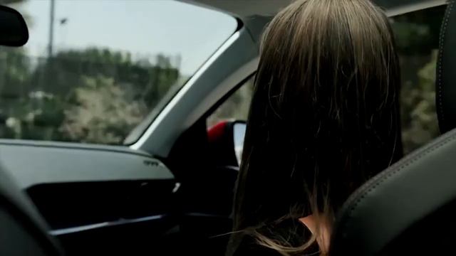 Бумажный дом. Профессор и Берлин поют песню Bella Ciao смотреть онлайн