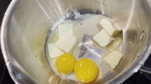 Чем отличается  яйцо Бенедикт и Яйцо пашет /