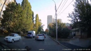 L200 поднял люк