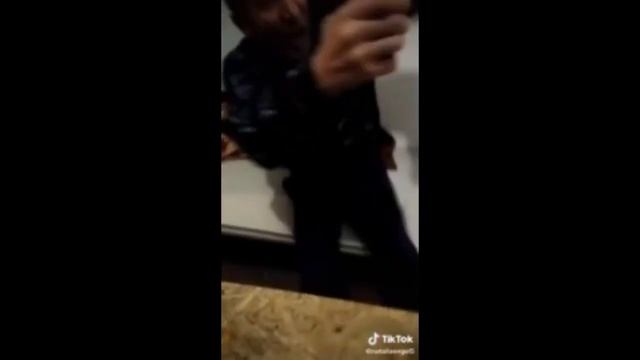 Свинообразный хрюн.Это печально. смотреть онлайн