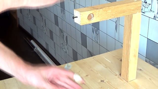 КАК СДЕЛАТЬ ПРИСПОСОБЛЕНИЕ ДЛЯ РЕЗКИ ПЕНОПЛАСТА (в домашних условиях) смотреть онлайн