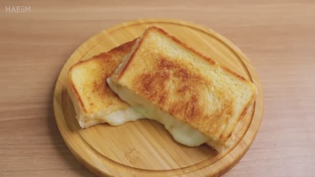 КАК СДЕЛАТЬ ИДЕАЛЬНЫЙ СЭНДВИЧ С СЫРОМ смотреть онлайн