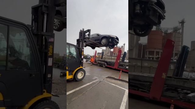 Volvo S80 2014 из Америки. Погрузка на автовоз в порту г. Поти, Грузия. смотреть онлайн