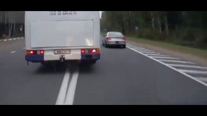 Сумасшедший водитель автобуса.