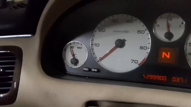 Другой способ проверить уровень масла в двигателе Пежо 607 смотреть онлайн