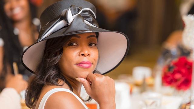 Joyce Gibson on Hattitude and Hattiquette смотреть онлайн