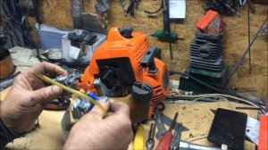 Бензо-триммер Хускварна-128."Льёт" карбюратор.Сезонные хлопоты по заводке!