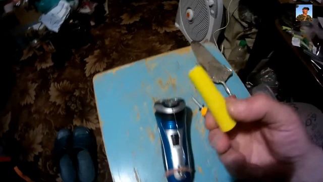 Перезаряжаемые электрическая бритва Kemei.Замена аккумуляторов.. Battery replacement.