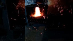 Переделанный котел с холмова на пиролизник. Первая ростопка в этом году .