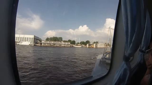 Дорога из Петергофа в Санкт Петербург на Метеоре смотреть онлайн