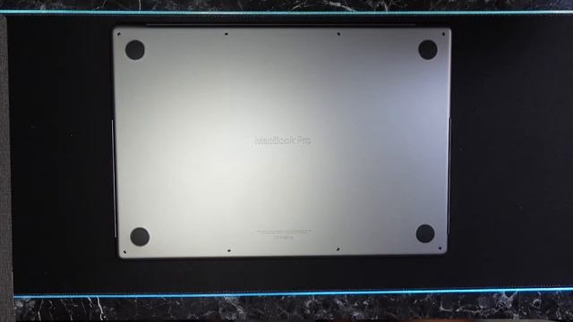 MacBook Pro 16 M1 Protector Skin. смотреть онлайн