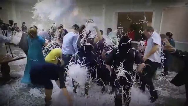 Бумажное шоу на свадьбе от Радуги Радости  Видеограф Д Чернышев