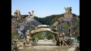Парк скульптур в городе Козельске Три богатыря.