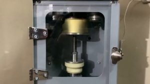 Автоматический закаточный станок для жестяных банок