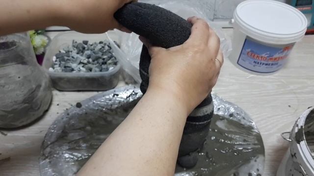 Садовый гном из носка и цемента - легко, просто и оригинально! DIY garden gnome смотреть онлайн