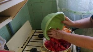 Рецепт очень вкусного лечо из болгарского перца с морковью и луком.