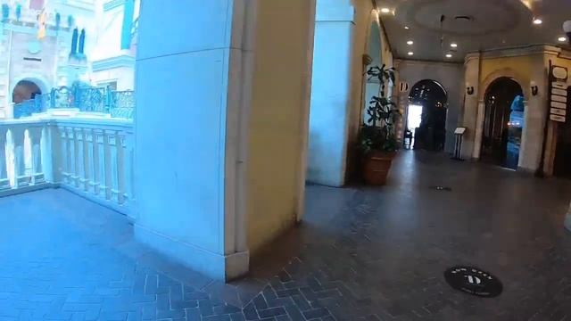 Dubai Mercato Shopping Mall | Dubai Shopping Mall Walk Tour During Summer смотреть онлайн