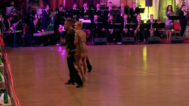 AB370101 смотреть онлайн