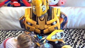 ШЕСТЕРЕНКИ. Трансформер БАМБОЛБИ делает робота из ШЕСТЕРЕНОК.