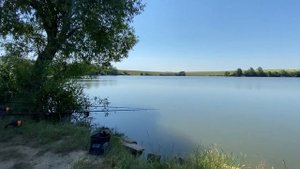 Рыбалка. Ловля КАРПА на ФЛЭТ кормушку.