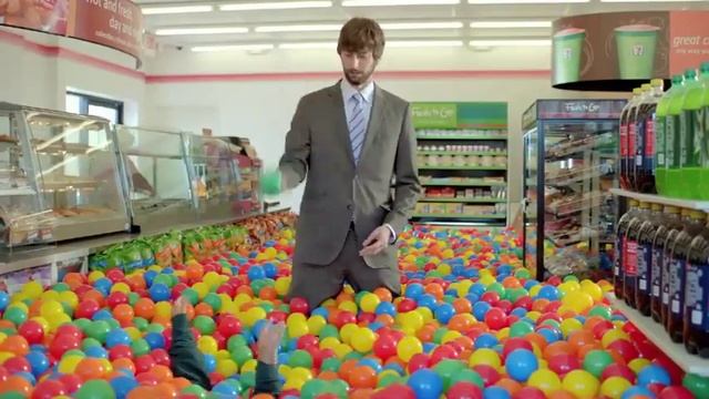 Шарики для сухого бассейна в рекламе смотреть онлайн