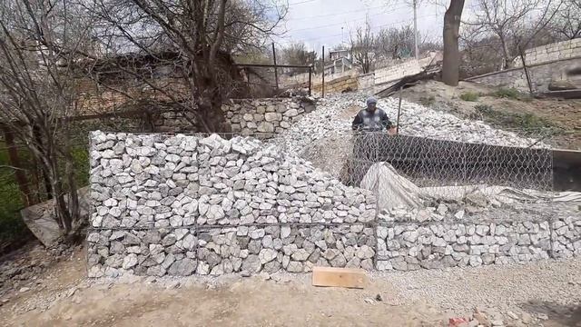 Коробчатые габионы вот это это да! Крым монтаж в селе Оползневом. смотреть онлайн
