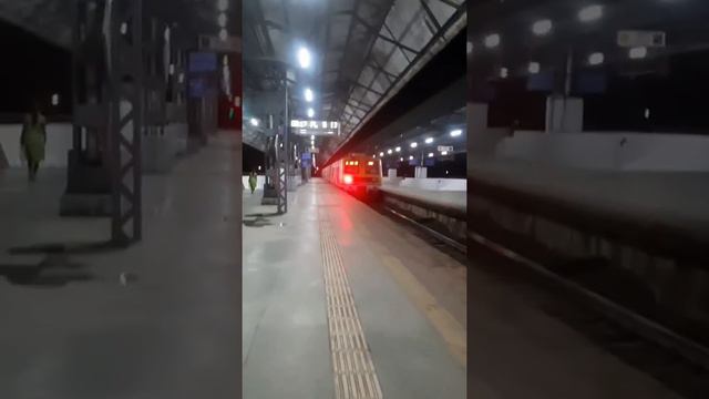 🚉#train Journey Mumbai local train Night me beautiful train station 😱 Nice 🙂