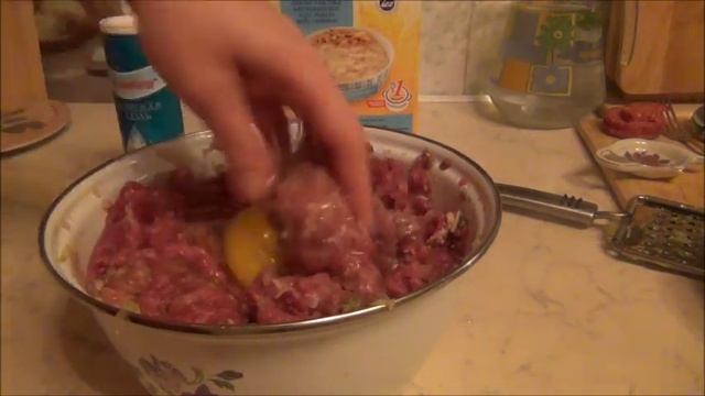 Котлеты с начинкой из сыра. Готовим вместе. смотреть онлайн