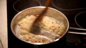Кальмары фаршированные шпинатом и сыром рикотта