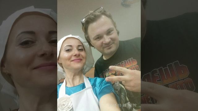Девушка 12 минут троллит и разводит мошенника ?