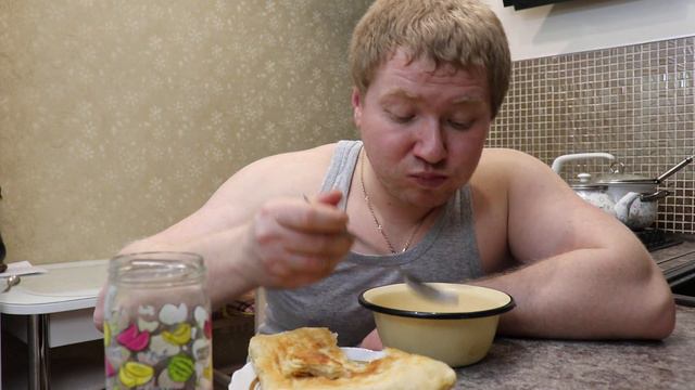 Мукбанг обжор // LEOMAX кто эти люди, что здесь покупают? смотреть онлайн