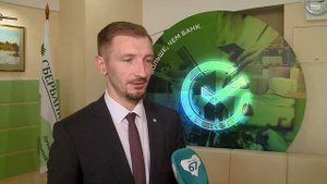 Более 77 процентов пенсионеров в Смоленской области получают выплаты на банковскую карту.