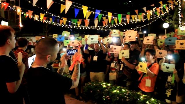 เธอคือทุกอย่าง - แฟนเพลงร้องให้พี่ๆ Retrospect ในงาน Meeting смотреть онлайн