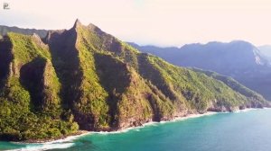 FLYING OVER HAWAII 4K UHD / Relaxing Music Along With Beautiful Nature Videos / 4K Video Ultra HD