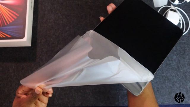 Apple M1 iPad Pro Unboxing смотреть онлайн